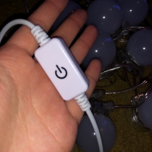 Vanity Bulb Lights - Picture 10 of 11